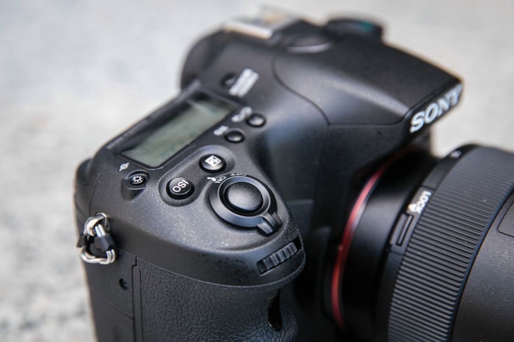 Sony A77 II – nowoczesny aparat w klasycznej obudowie i ze starymi błędami [test] 13