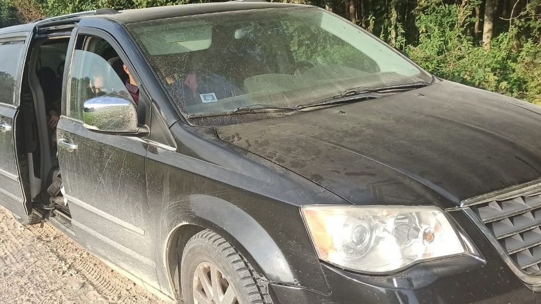 Kierowca z Łotwy przewoził 12 osób