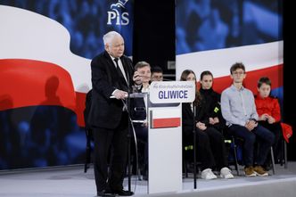 "Hipermarkety nie są odpowiednio opodatkowane". Prezes PiS mówi o "patologicznym układzie"