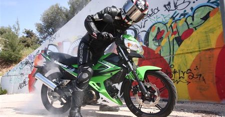 Nowy w segmencie: Kawasaki AX 125 Athlete