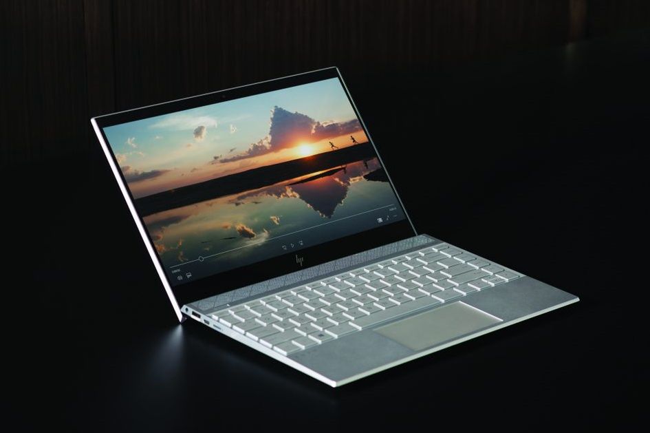 HP przedstawia nowe laptopy: łączy je długi czas pracy na jednym ładowaniu