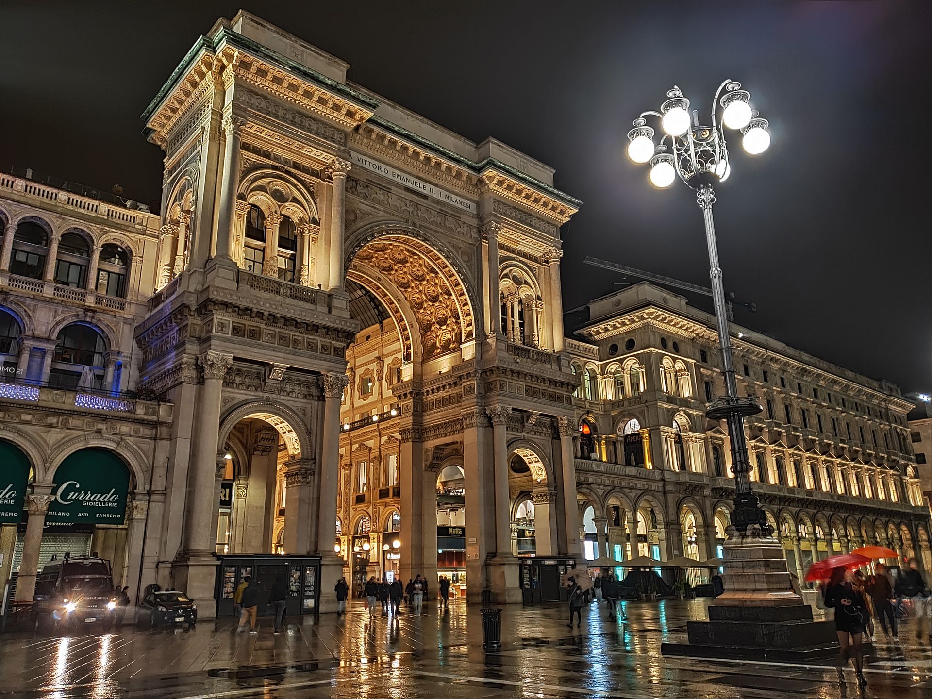 tryb nocny, f/1,5, ISO 632, 1/8 s