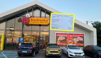 Aż krzyknął do żony. Ledwo co wyszli z Biedronki