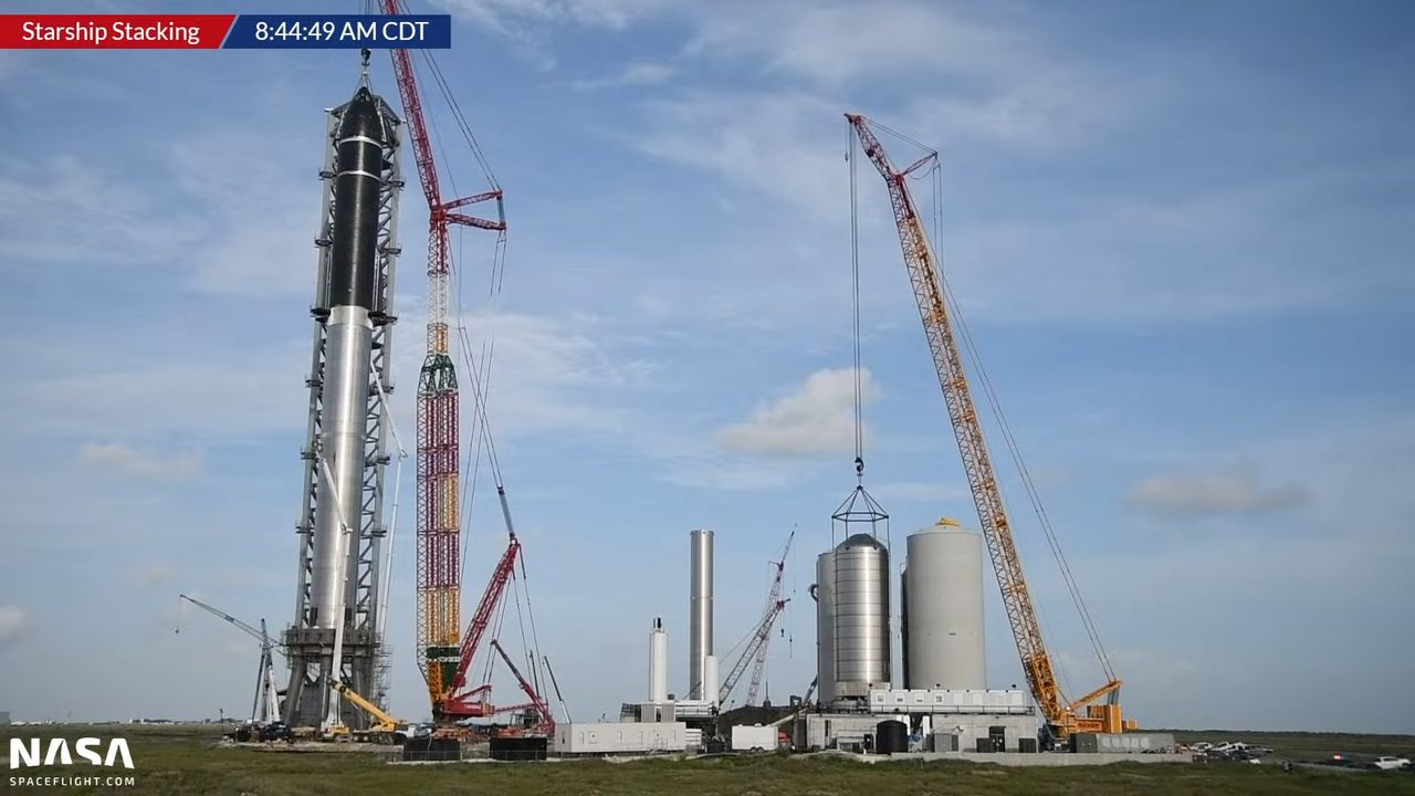 SpaceX pręży muskuły. Oto najpotężniejsza rakieta świata