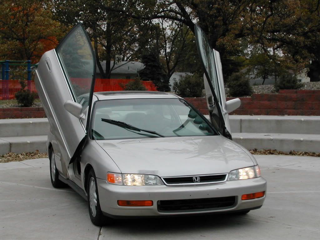 Lambo doors - kicz czy profesjonalny tuning? [galeria] 19