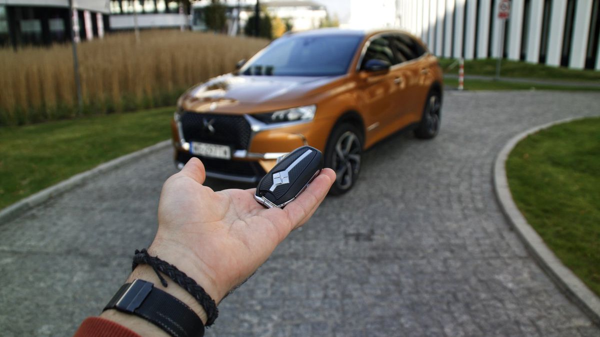 Superwygodne kluczyki stwarzają niestety okazję do kradzieży drogich samochodów.