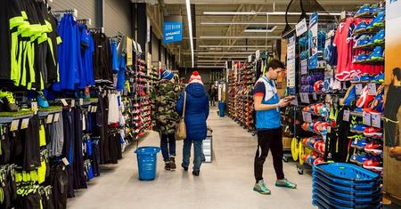 Decathlon wycofuje zanieczyszczone partie suplementów. Prosi klientów o zwrot
