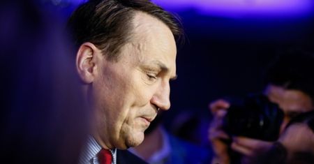 Rosyjski polityk do Sikorskiego: "POLSKA PROSTYTUTKA. Nie potrzebujemy opinii MAŁYCH KRAJÓW, ZALEŻNYCH OD USA"