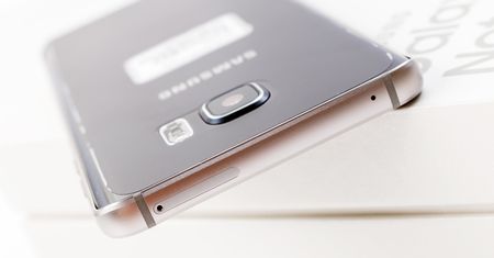 Samsung Galaxy X – poznaliśmy nowe informacje o składanym smartfonie