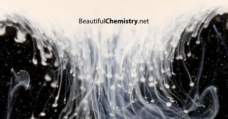Procesy chemiczne w trybie makro nagrane w 4K Lumixem GH4