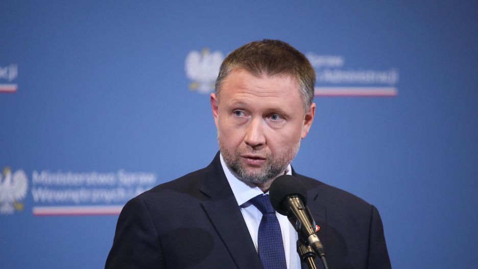 Marcin Kierwi�ski
Warszawa, 15.12.2023. Minister spraw wewn�trznych i administracji Marcin Kierwi�ski na konferencji prasowej w siedzibie MSWiA w Warszawie, 15 bm. (az/doro) PAP/Albert Zawada
Albert Zawada
briefing prasowy, konferencja, ministerstwo, ministerstwo spraw wewn�trznych i administracji, MSWiA, polityk, polityka, prasowa