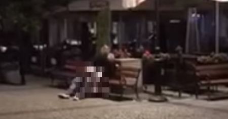 Miłosne igraszki na rynku w Kościerzynie. Policja szuka tej pary