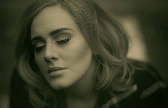 Teledysk „Hello” Adele bije rekord na Vevo: 27,7 mln wyświetleń w ciągu doby