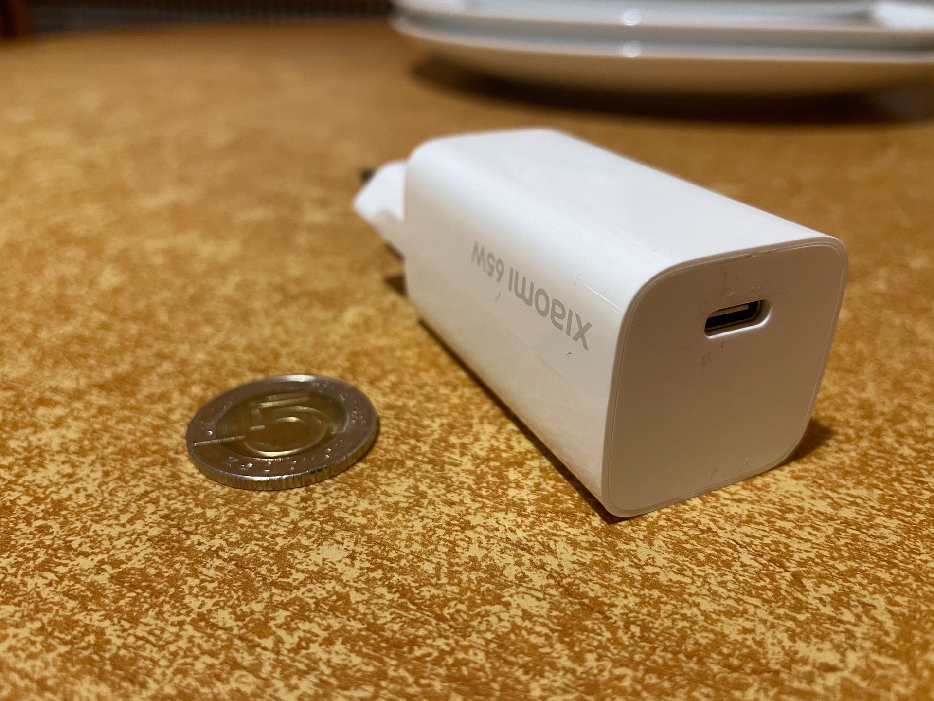 Azotek galu przyszłością ładowarek? Krótki test Xiaomi Fast Charger 65 W 2