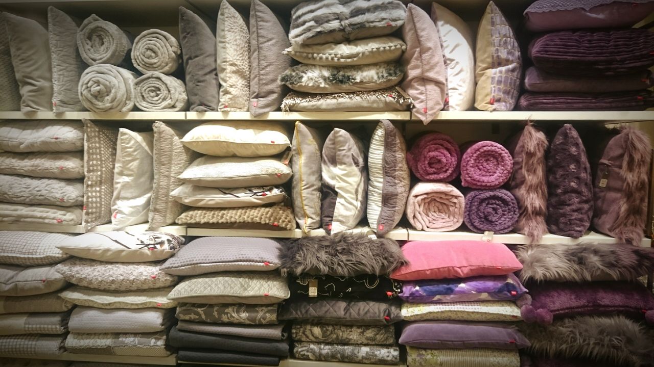 Full Frame Shot Of Pillows With Duvets Arranged On Shelves For Sale In Store
Photo Taken In Poznan, Poland
Jacek Czarnecki / EyeEm
arranged, horizontal image