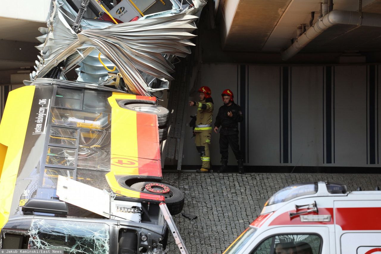 Wypadek autobusu w Warszawie 