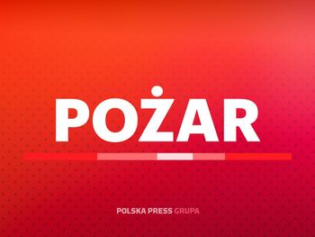 Pożar domu w Krzyżówkach pod Kaliszem. Czteroosobowa rodzina wybiegła z płonącego budynku