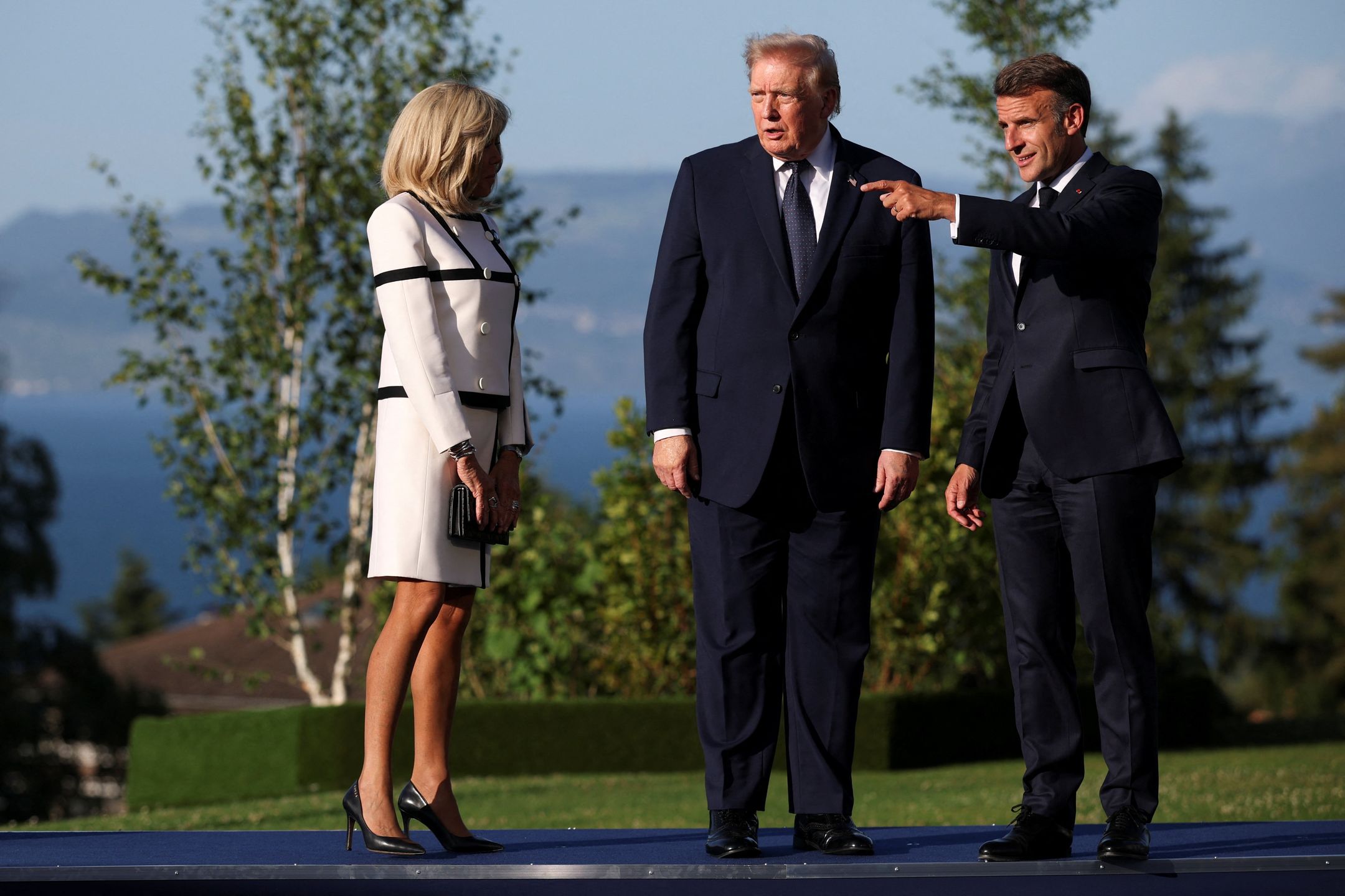 Donald Trump, Emmanuel Macron i Brigitte Macron 