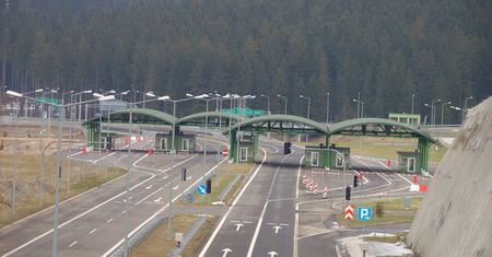 Nowe obostrzenia dla wjeżdżających do Polski. W weekend dołączą kolejne