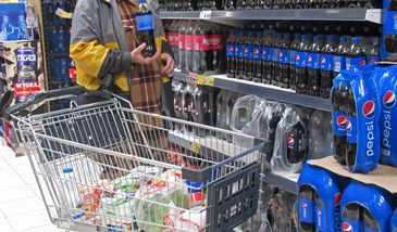 W tych krajach sprzedają gorsze produkty. Wielkie koncerny się tłumaczą