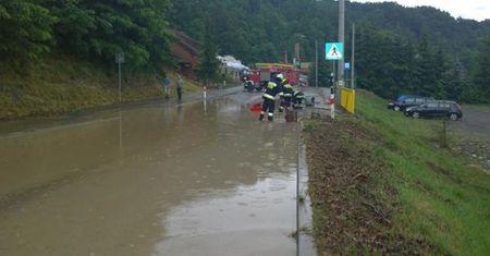 Zalana droga wojewódzka w Bałtowie