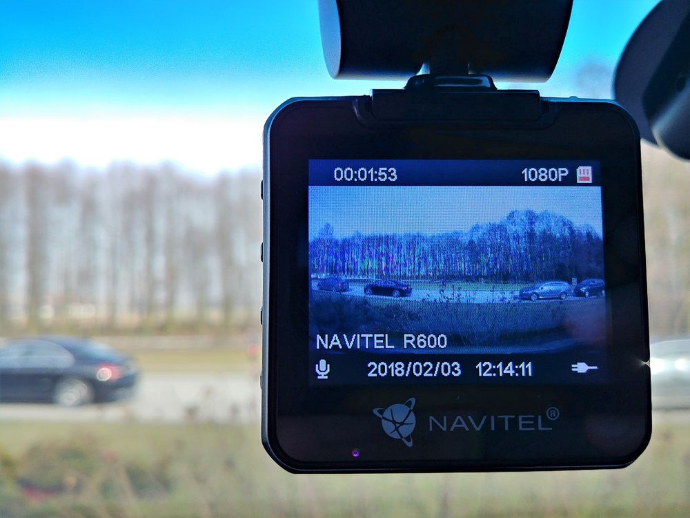 Navitel R600 – test wideorejestratora samochodowego z matrycą Sony