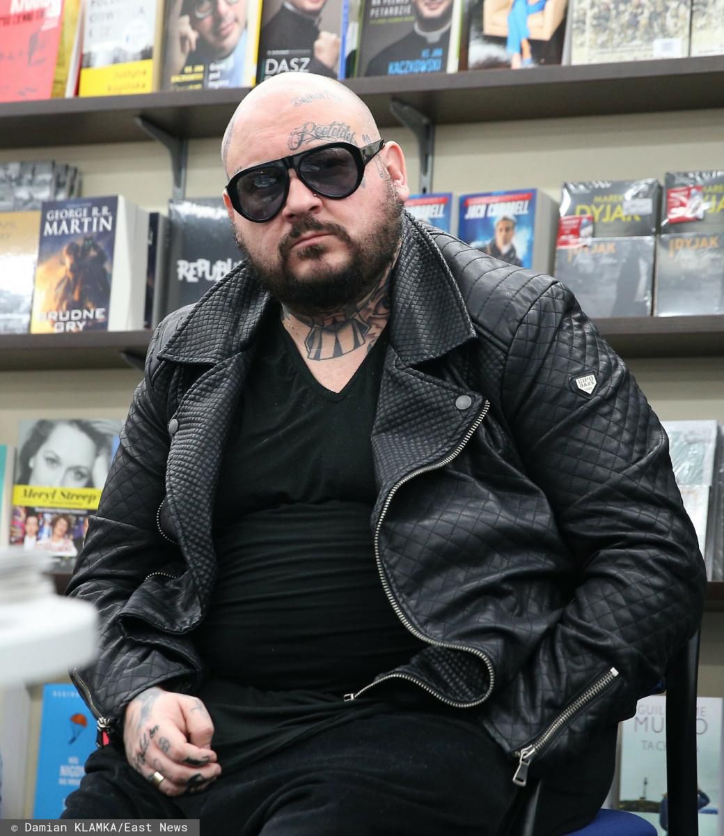 Polski raper trafił do szpitala. Red doznał udaru mózgu. Jakie miał objawy?