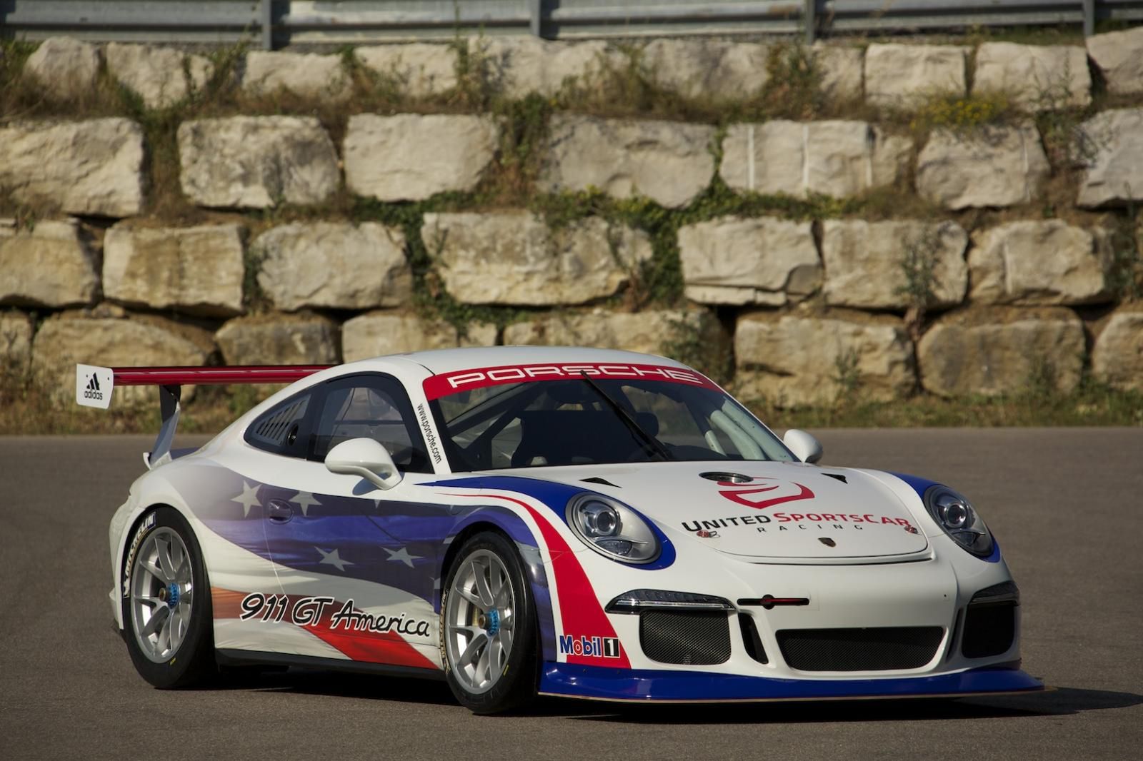 Porsche 911 GT America