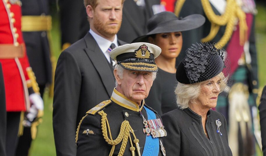 Harry miał propozycję dla Karola. Camilla aż opluła się herbatą