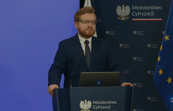 Na rynek trafiło 11 nowych modeli PLLuM - polskiego AI