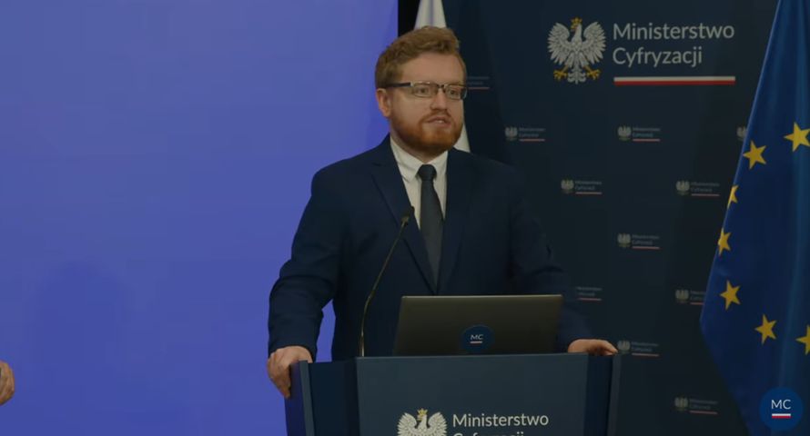 Na rynek trafiło 11 nowych modeli PLLuM - polskiego AI