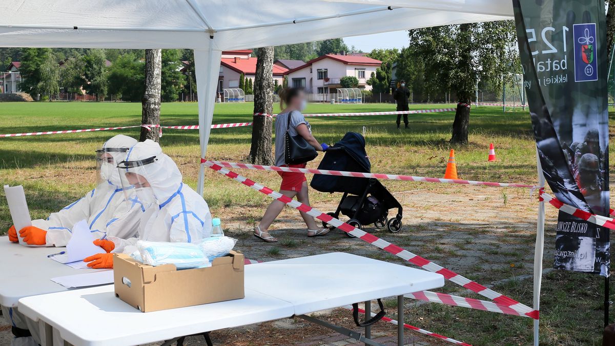 Łukasz Szumowski ostrzega przed powrotem obostrzeń