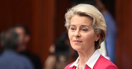Postępowanie przeciw Polsce. Decyzja KE w sprawie TK. Węgry też mają problem