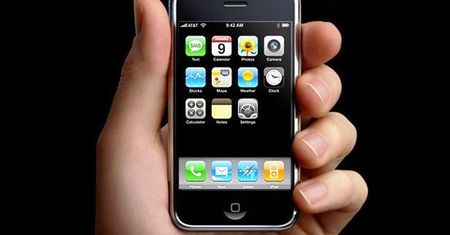 "Nie, dziękuję Apple'u. Zróbcie proszę prawdziwego PDA", czyli co sądzono o pierwszym iPhonie