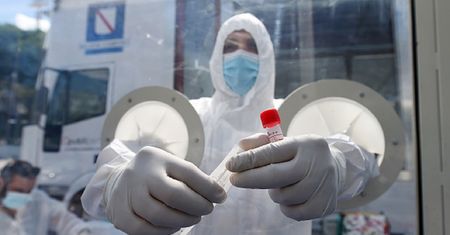 Koronawirus. Czy selen pomoże w walce z COVID-19? Polski naukowiec ma hipotezę