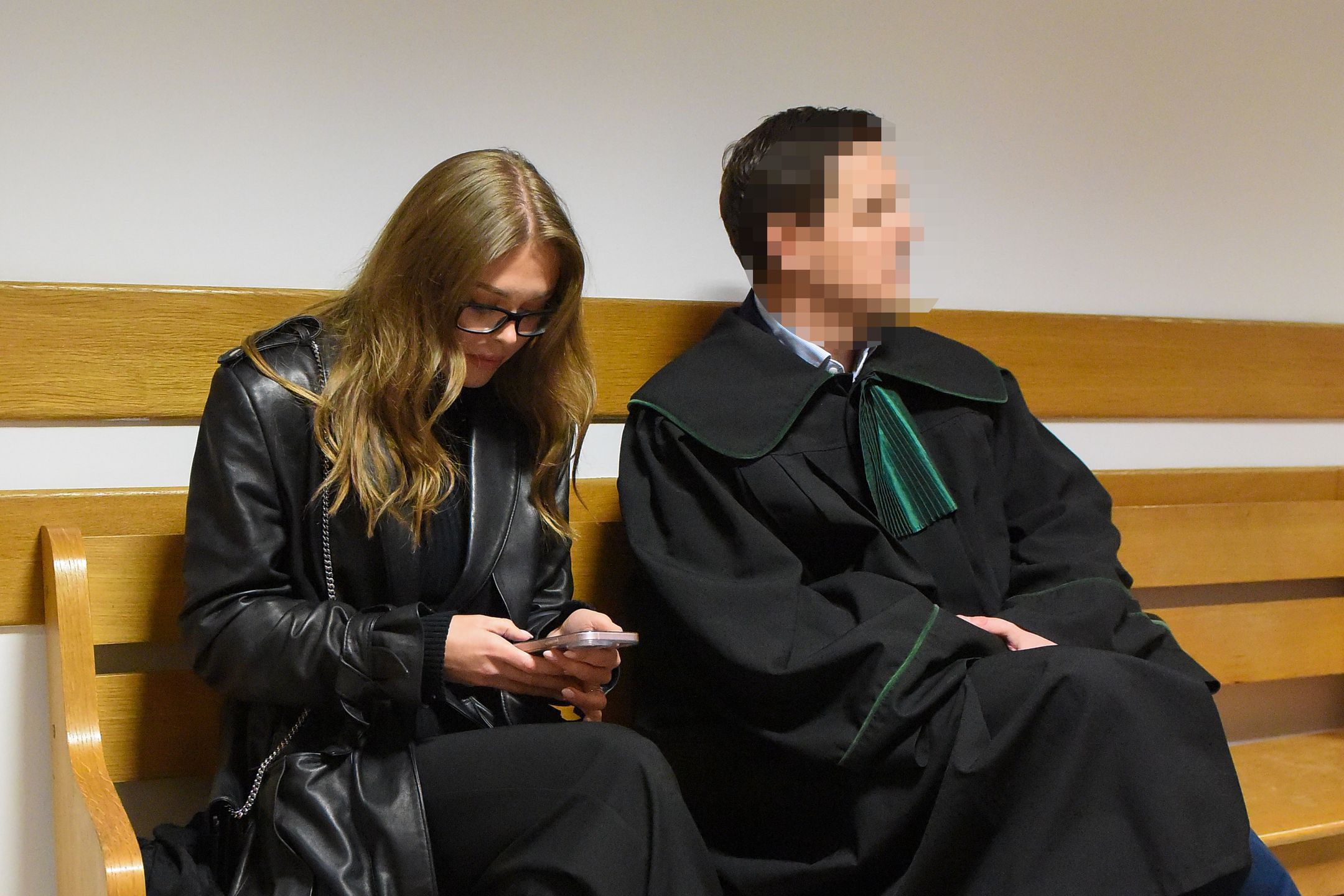 Elegancka Joanna Opozda z torebką za 6 tys. zł w sądzie