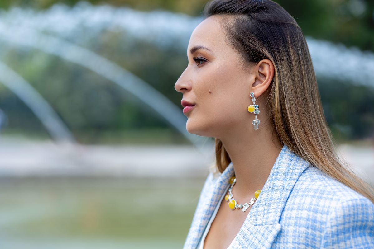 Poznaj 3 powody, dla których warto oferować klientkom kolczyki z kamieniami naturalnymi!