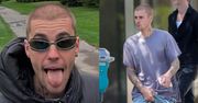 Justin Bieber trzyma się za krocze w drodze do banku, powstrzymując spodnie przed zsunięciem