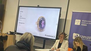 Rzeszów: Złota biżuteria znaleziona na śmietniku zlicytowana. Pierścionki i łańcuszki jak ze starego filmu