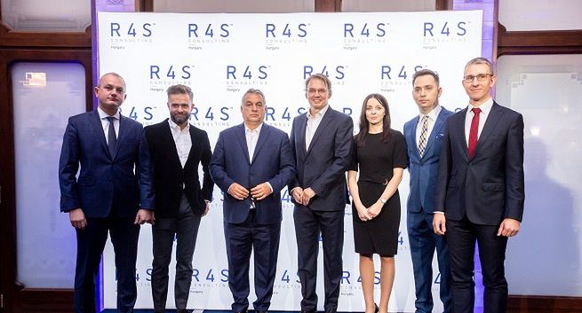 Adam Hofman podbija Węgry, agencja R4S Consulting otworzyła oddział w Budapeszcie. Chce stworzyć międzynarodową sieć