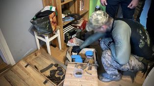 Grodzisk Mazowiecki: Nielegalny arsenał w dwóch domach. Trzy osoby zatrzymane