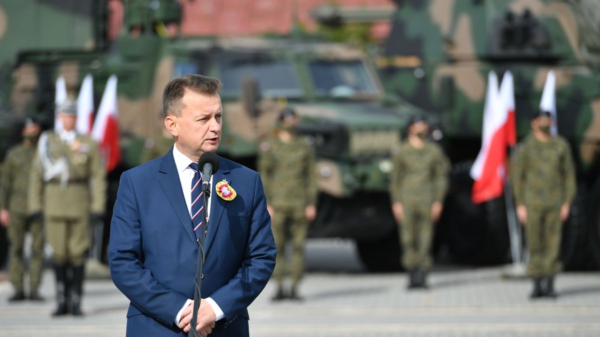 Mariusz Błaszczak zapowiedział, że Wojsko Polskie zakupi kwiaty.