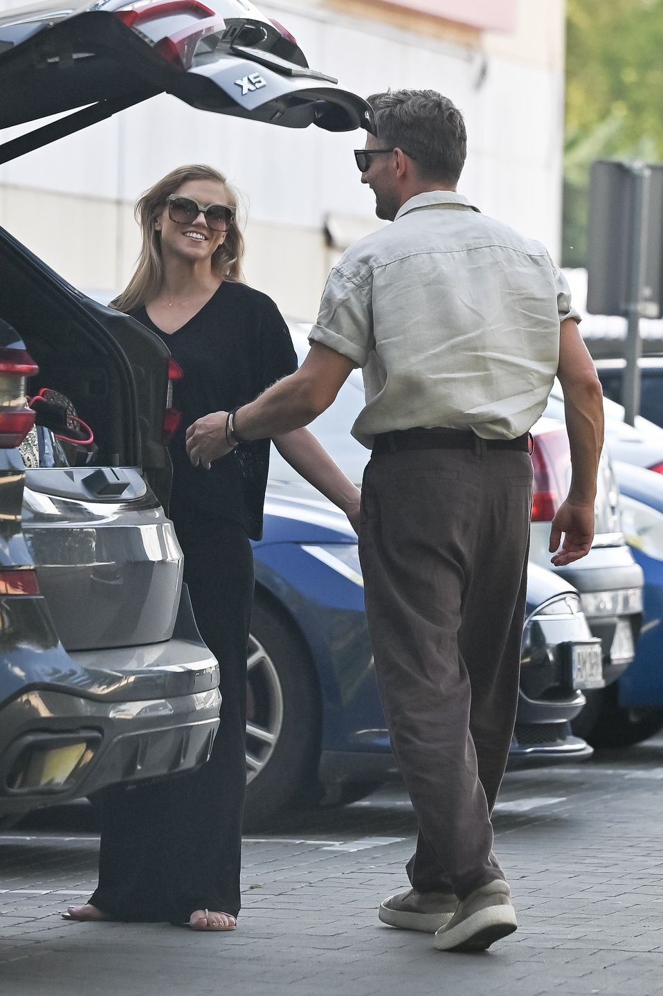 Kaczorowska i Rogacewicz wychodzą z sali tanecznej