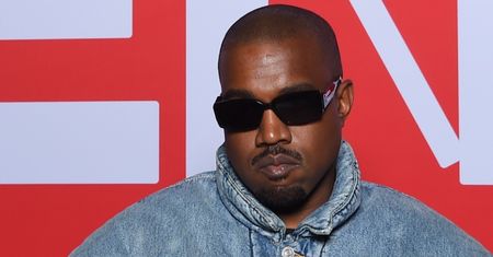 Kanye West w końcu się doigrał. Sklep, w którym raper zaczął sprzedawać koszulki ze swastyką, został ZAMKNIĘTY