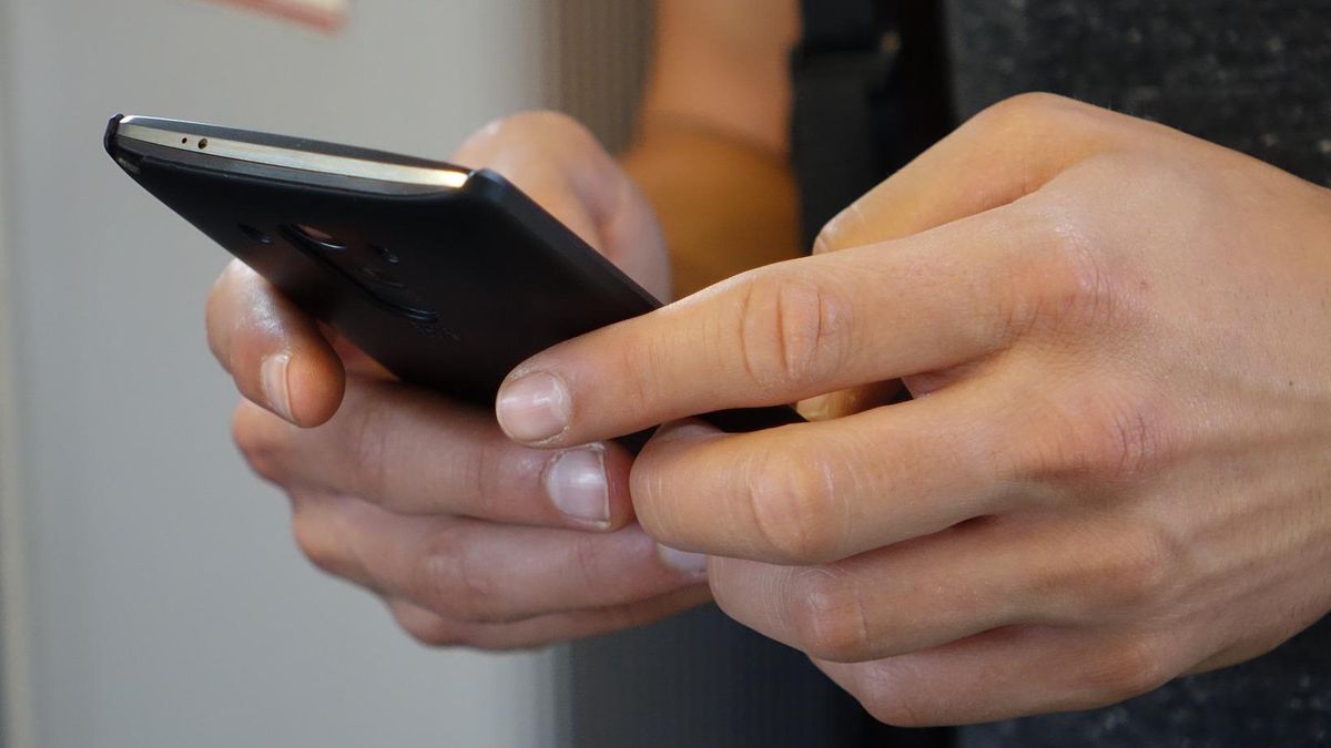 Kolejna fala fałszywych SMS-ów zalewa telefony Polaków