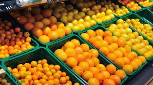 Polacy jedzą je zimą na potęgę. Sprawdź, co robią z organizmem