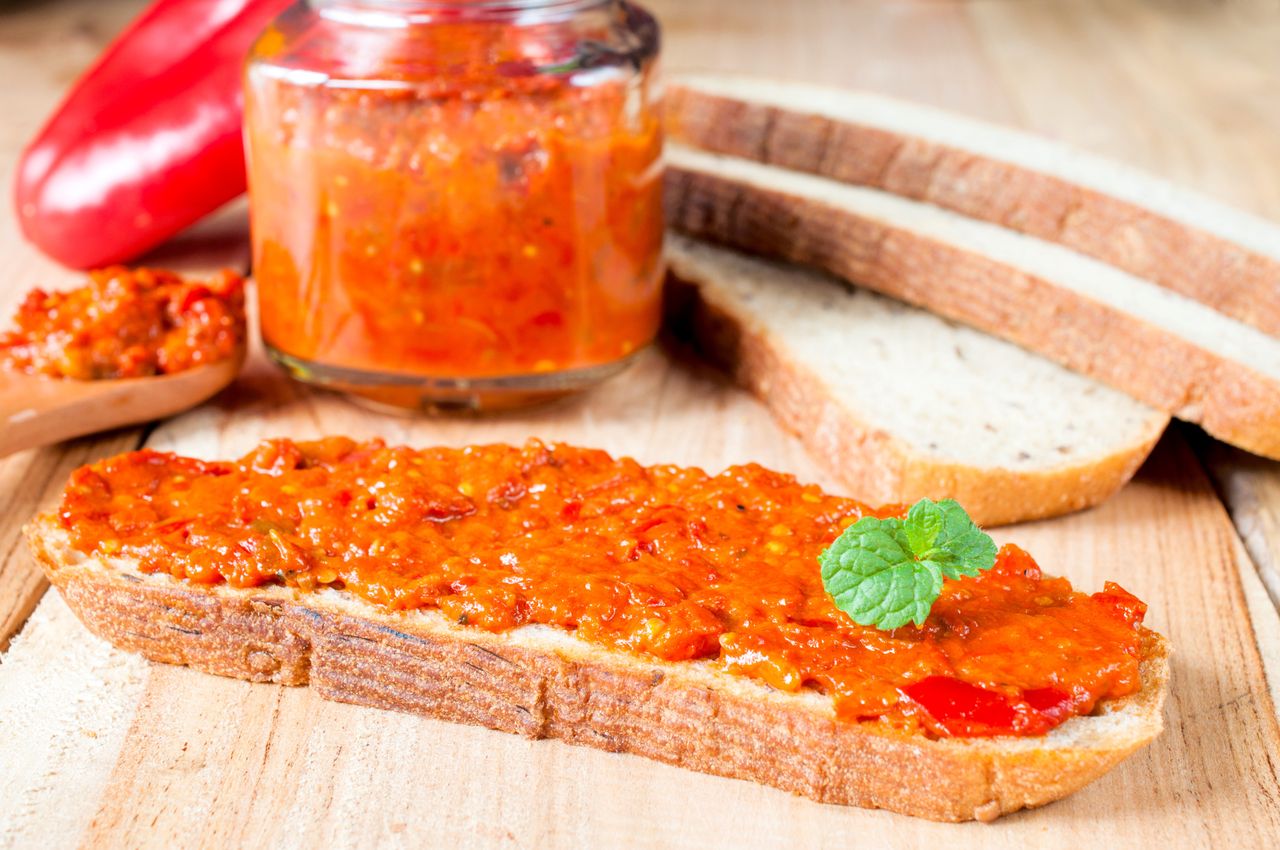 Nie tylko ajvar. Lutenica to nowa gwiazda przetworów lepsza nawet od ketchupu