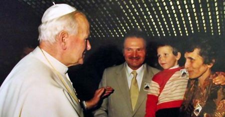 Lekarze nie dawali mu szans na przeżycie. Watykan uznał to za cud
