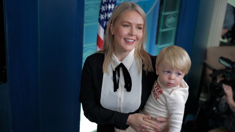 Rzeczniczka Białego Domu, Karoline Leavitt, pojawiła się z synki