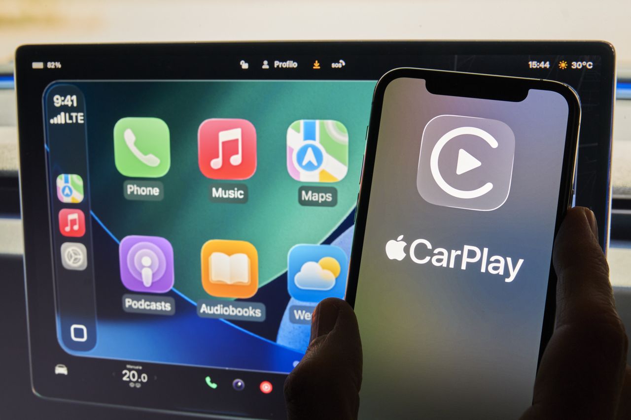 Apple CarPlay z obsługą wideo? Na horyzoncie Apple TV
